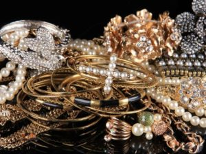 Зарабатывайте с нашей партнерской программой в категории Украшения