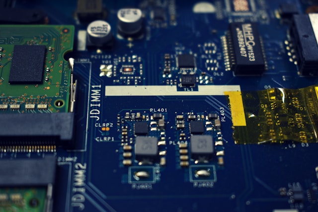 Ремонт телефона elly-brian-s_C8yBxJyvM Ремонт телефона